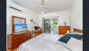 Modern 2 bedroom townhouse - Four Mile Beach Escapes